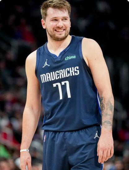 年轻阵容的 年轻阵容的