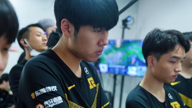 强调国际比 强调国际比